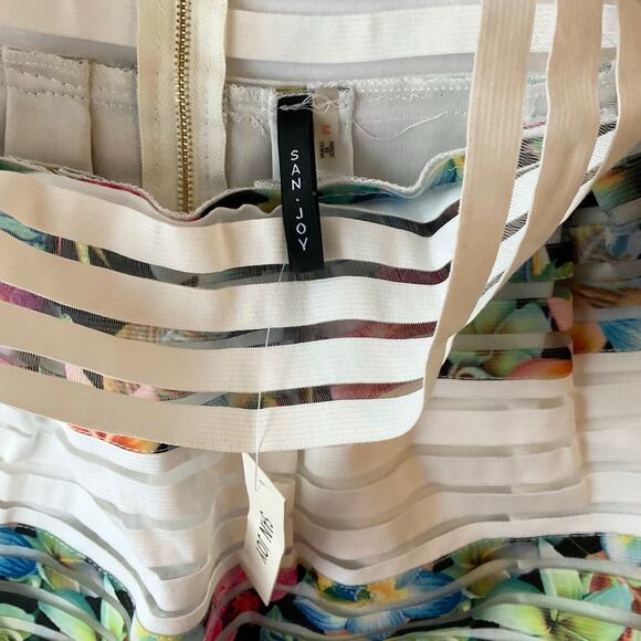 San Joy Women Semi Sheer Sexy Floral Mini Skirt Size M, White & Multi Colored - Picture 5 of 7